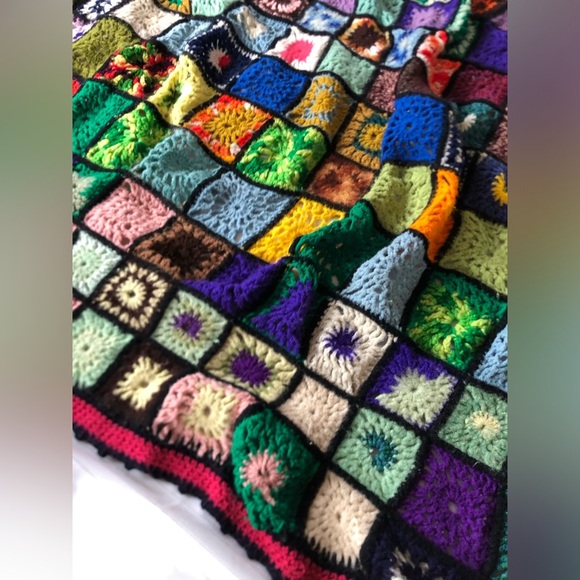 1970s Hand Crocheted Granny Square Blanket - Picture 8 of 15